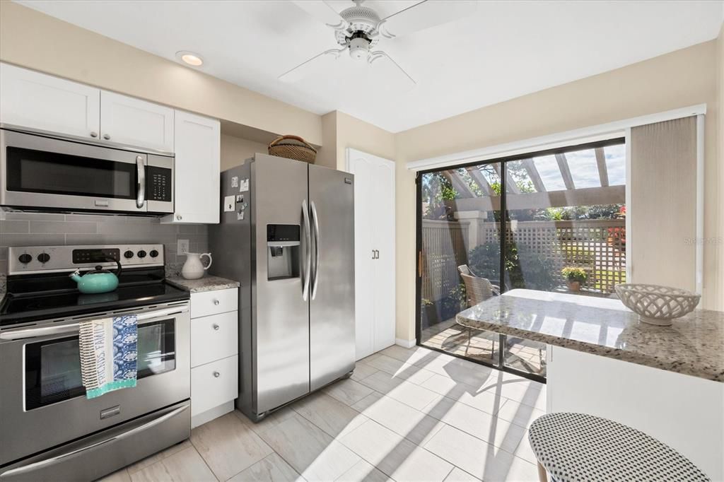 For Sale: $449,000 (2 beds, 2 baths, 1366 Square Feet)