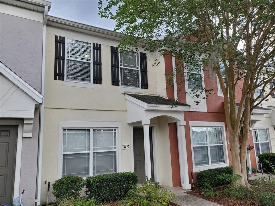 Active With Contract: $1,500 (2 beds, 2 baths, 1134 Square Feet)