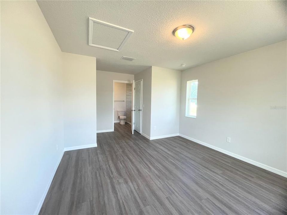 Active With Contract: $239,500 (3 beds, 2 baths, 1276 Square Feet)