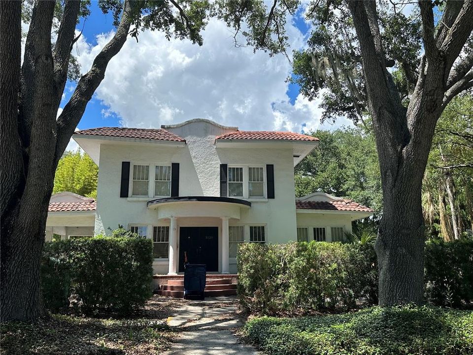 Recently Sold: $1,340,000 (4 beds, 2 baths, 2815 Square Feet)