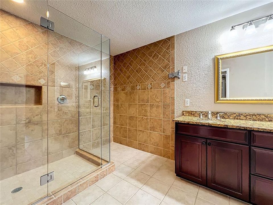 待售: $490,000 (2 贝兹, 2 浴室, 1492 平方英尺)
