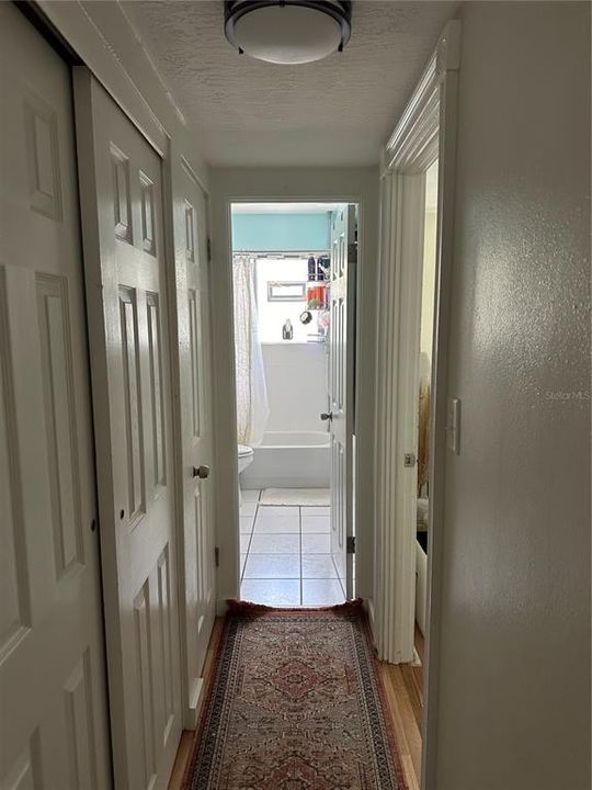 For Rent: $2,100 (2 beds, 1 baths, 925 Square Feet)