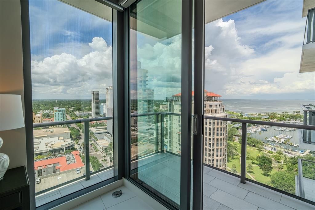 For Sale: $3,290,000 (3 beds, 3 baths, 2475 Square Feet)