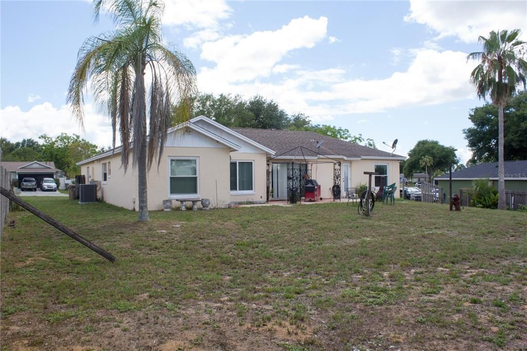 Active With Contract: $335,000 (3 beds, 2 baths, 1721 Square Feet)