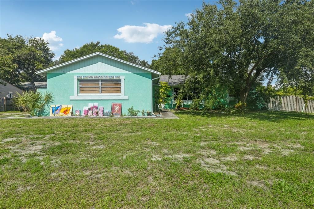 Active With Contract: $359,900 (3 beds, 2 baths, 1191 Square Feet)