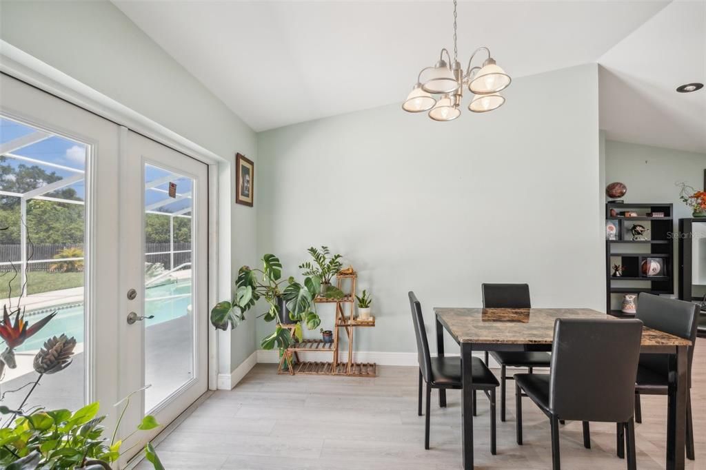 Active With Contract: $359,900 (3 beds, 2 baths, 1191 Square Feet)