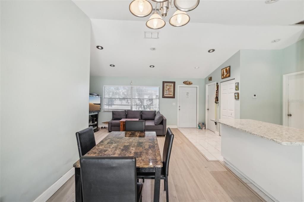 Active With Contract: $359,900 (3 beds, 2 baths, 1191 Square Feet)