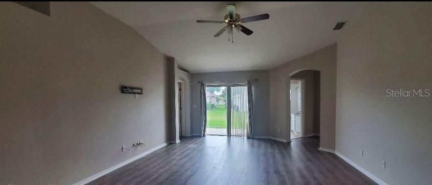 For Rent: $2,395 (3 beds, 2 baths, 1745 Square Feet)