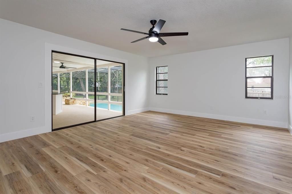 Active With Contract: $750,000 (4 beds, 2 baths, 2720 Square Feet)