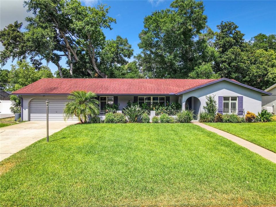 For Sale: $410,000 (3 beds, 2 baths, 1839 Square Feet)