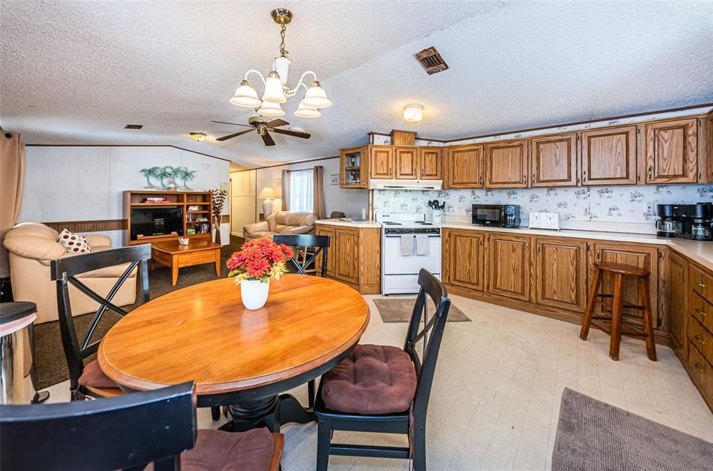 Kitchen Dining area