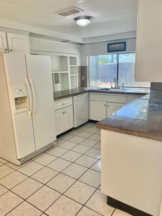 For Rent: $1,750 (3 beds, 2 baths, 1783 Square Feet)