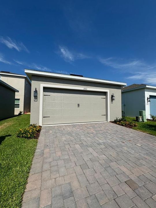 Active With Contract: $3,250 (4 beds, 2 baths, 2925 Square Feet)