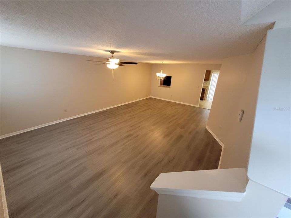 For Sale: $229,900 (3 beds, 2 baths, 1307 Square Feet)