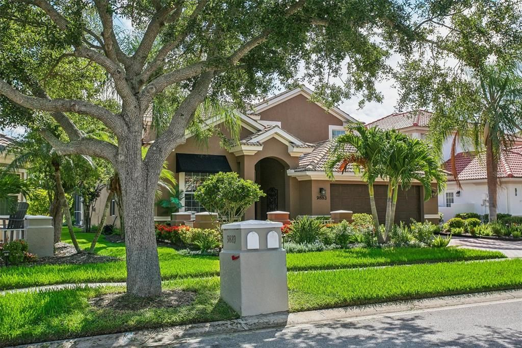 For Sale: $1,000,000 (4 beds, 3 baths, 2669 Square Feet)