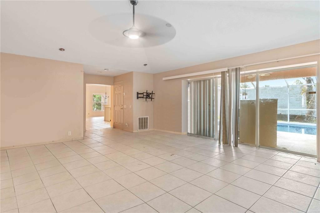 Active With Contract: $309,900 (4 beds, 2 baths, 1821 Square Feet)