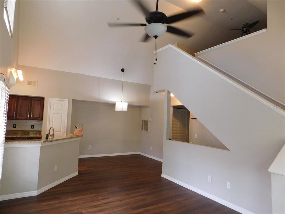 For Rent: $1,650 (1 beds, 1 baths, 991 Square Feet)