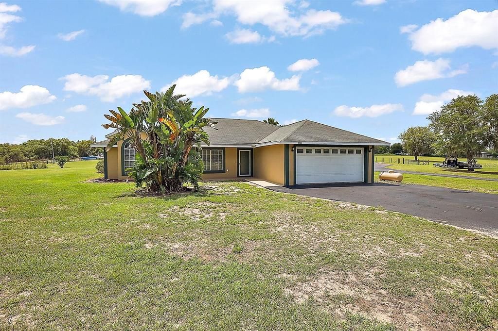 For Sale: $750,000 (3 beds, 2 baths, 1498 Square Feet)