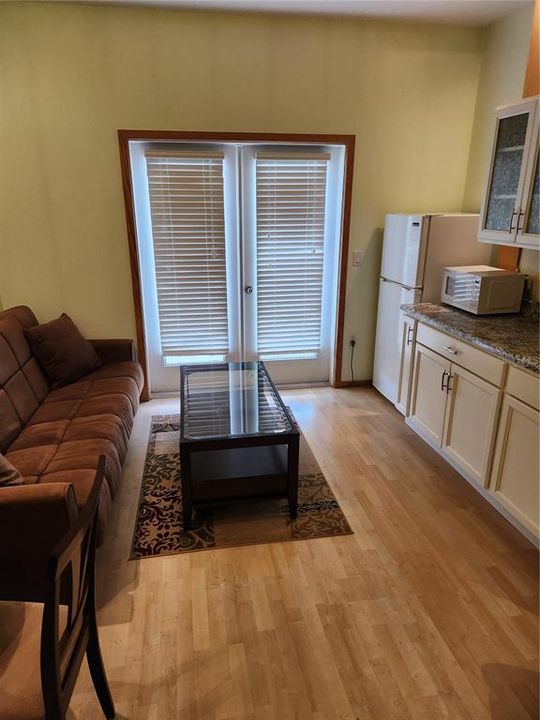 For Rent: $1,350 (1 beds, 1 baths, 463 Square Feet)