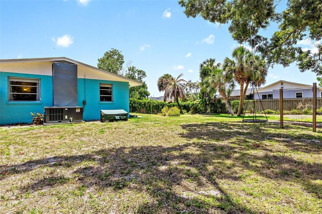 Active With Contract: $390,000 (4 beds, 0 baths, 1512 Square Feet)