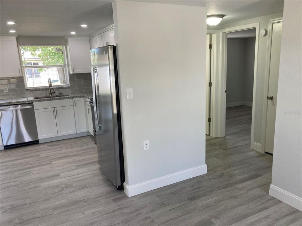 For Sale: $224,999 (2 beds, 1 baths, 744 Square Feet)