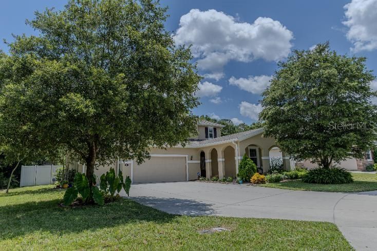 Active With Contract: $400,000 (5 beds, 3 baths, 3256 Square Feet)