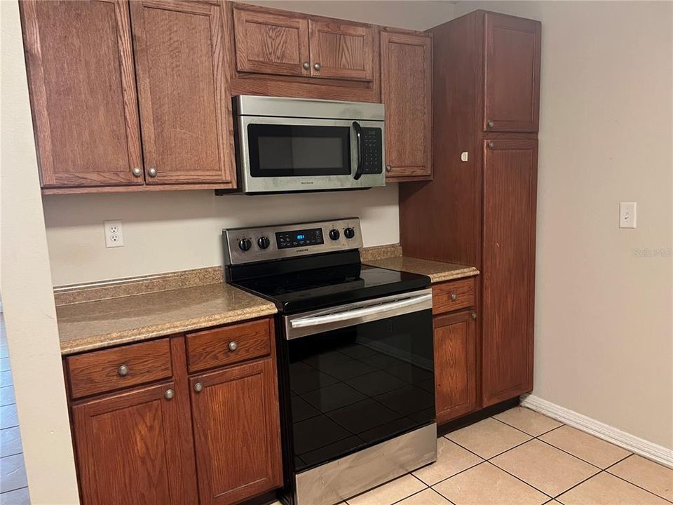 For Rent: $1,750 (3 beds, 2 baths, 1148 Square Feet)