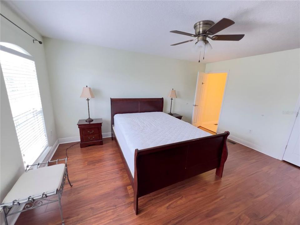 For Rent: $2,100 (3 beds, 2 baths, 1703 Square Feet)