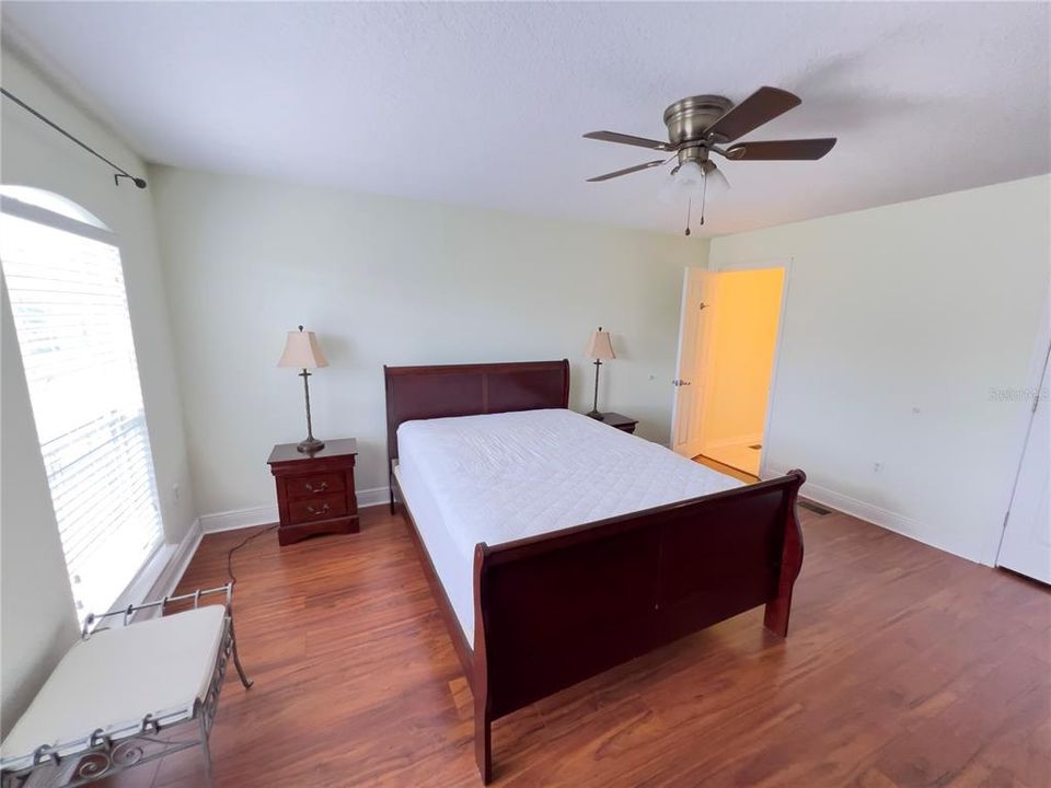 For Rent: $2,300 (3 beds, 2 baths, 1703 Square Feet)