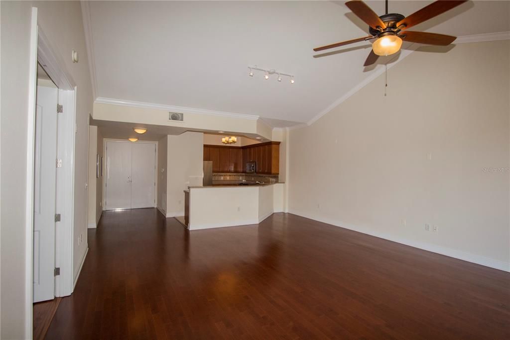 For Rent: $2,700 (2 beds, 2 baths, 1529 Square Feet)