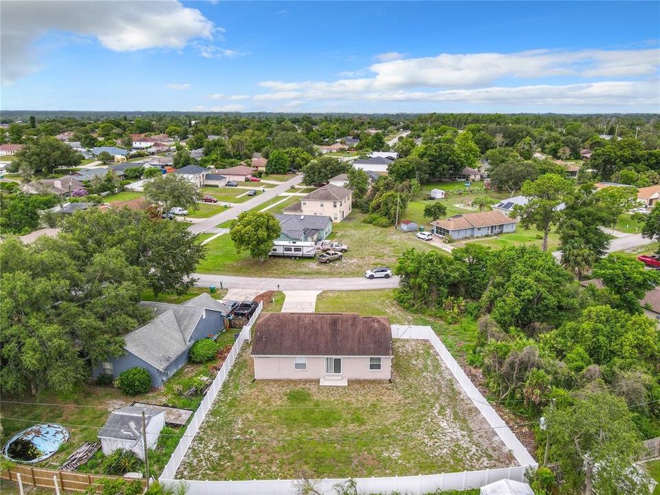 Active With Contract: $287,270 (3 beds, 2 baths, 1250 Square Feet)