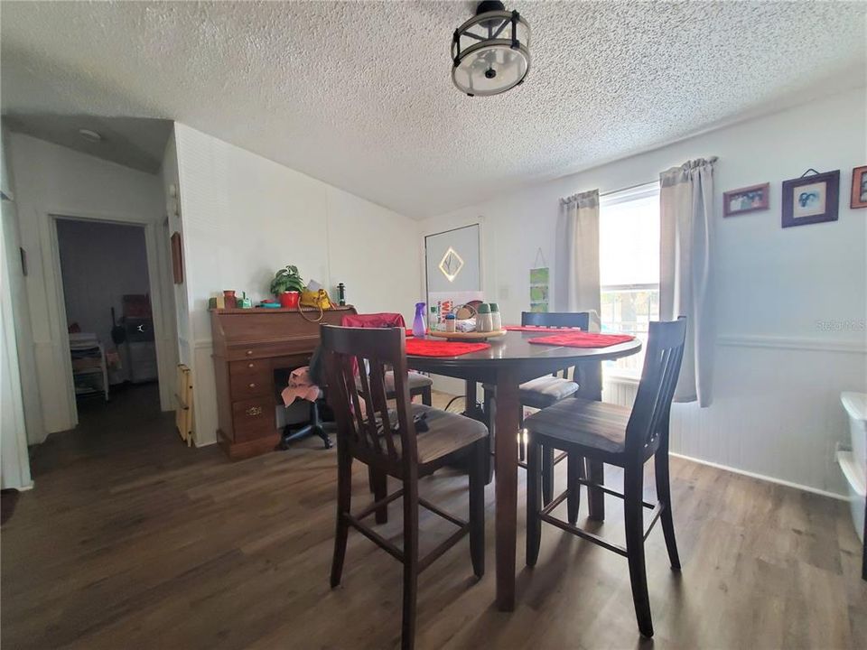 For Sale: $242,900 (3 beds, 2 baths, 1152 Square Feet)