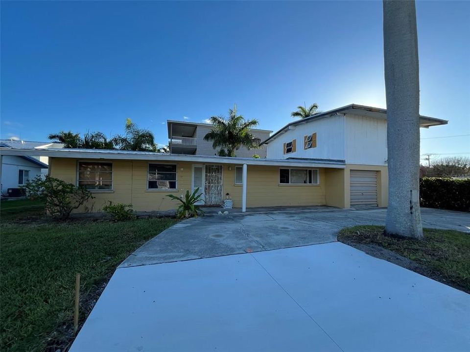 For Sale: $1,295,000 (3 beds, 3 baths, 1766 Square Feet)