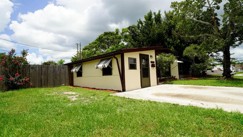 Active With Contract: $299,000 (3 beds, 1 baths, 1257 Square Feet)