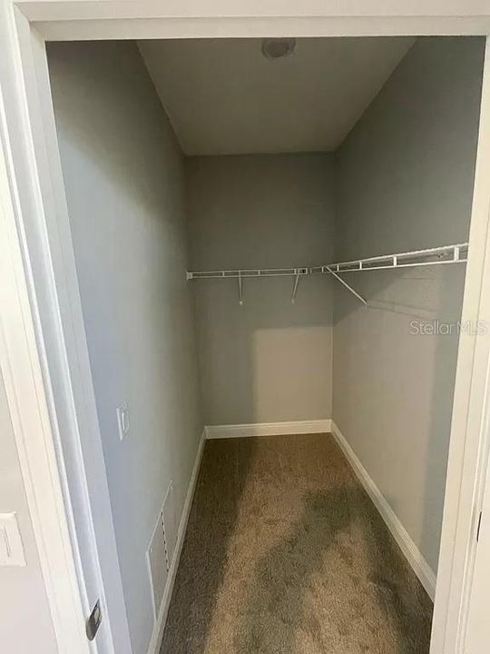 For Rent: $1,700 (1 beds, 1 baths, 700 Square Feet)