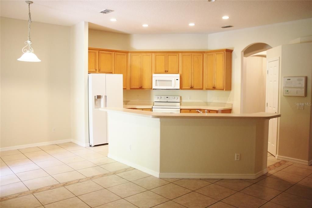 For Rent: $2,250 (4 beds, 2 baths, 2141 Square Feet)