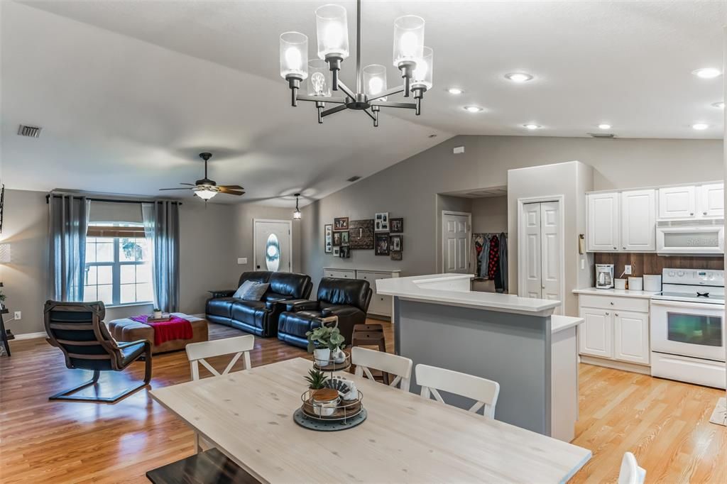 For Sale: $344,000 (3 beds, 2 baths, 1460 Square Feet)