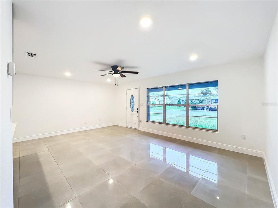 For Sale: $379,900 (3 beds, 2 baths, 1000 Square Feet)