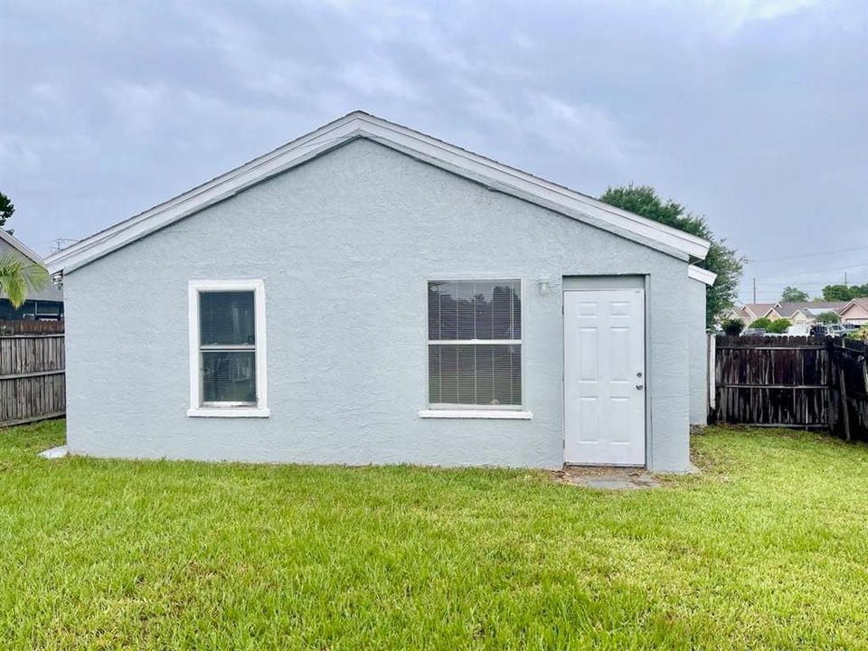 For Sale: $299,000 (3 beds, 2 baths, 1666 Square Feet)