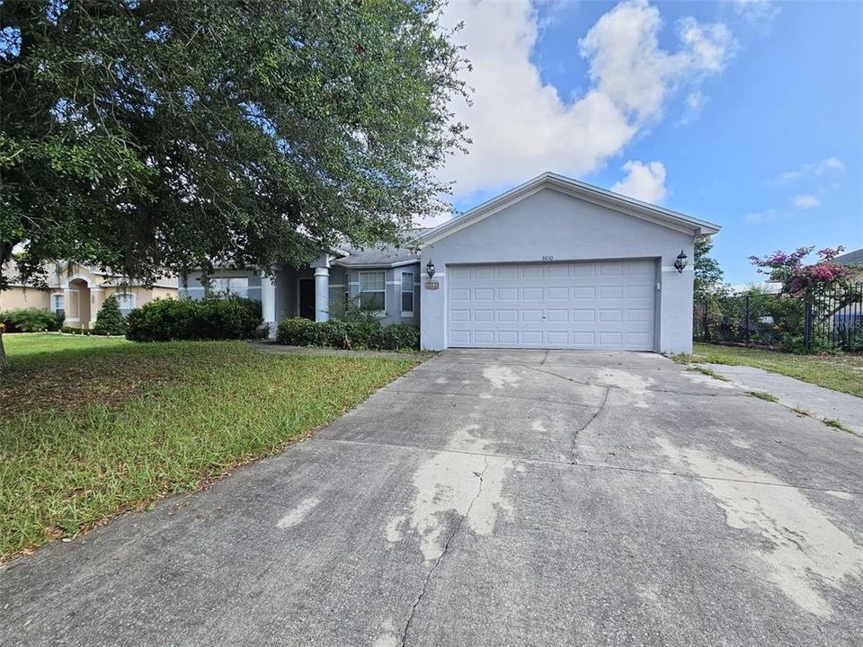 Active With Contract: $325,000 (3 beds, 2 baths, 1741 Square Feet)