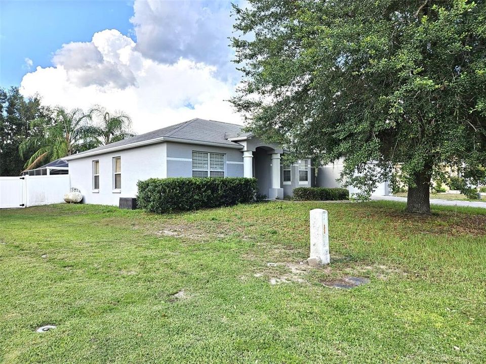 Active With Contract: $325,000 (3 beds, 2 baths, 1741 Square Feet)