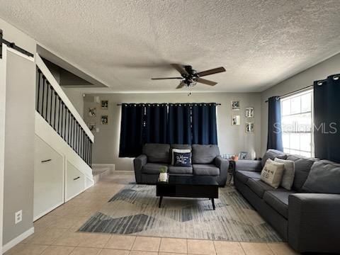 For Sale: $259,900 (2 beds, 1 baths, 953 Square Feet)