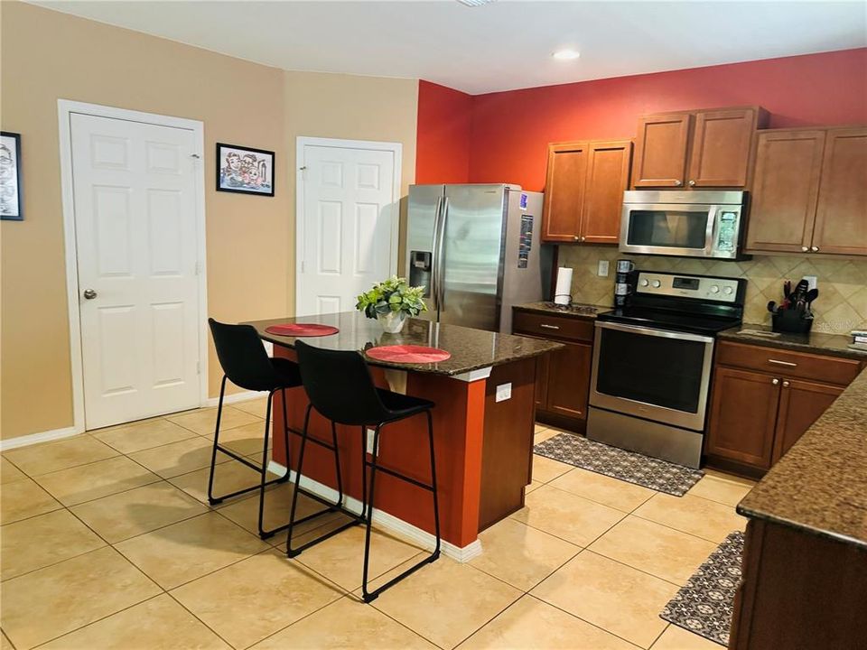For Sale: $255,000 (2 beds, 2 baths, 1320 Square Feet)