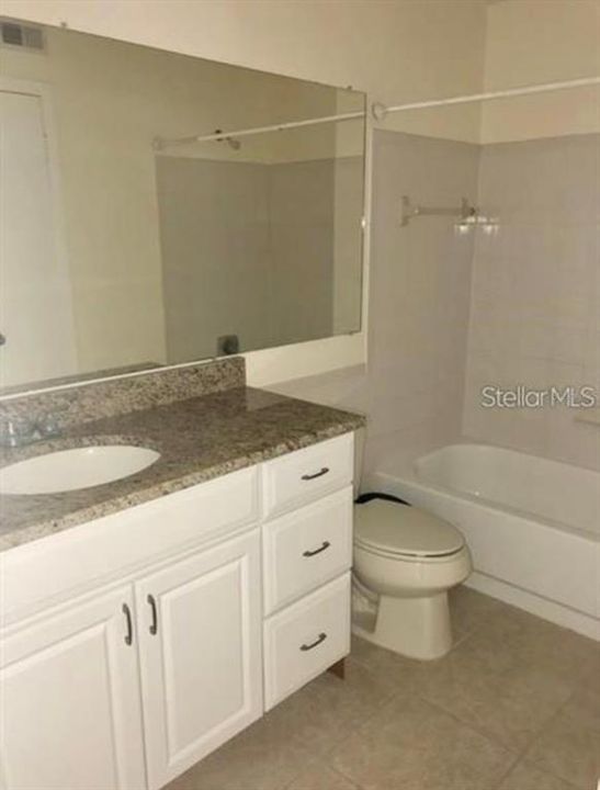 Active With Contract: $129,000 (1 beds, 1 baths, 700 Square Feet)