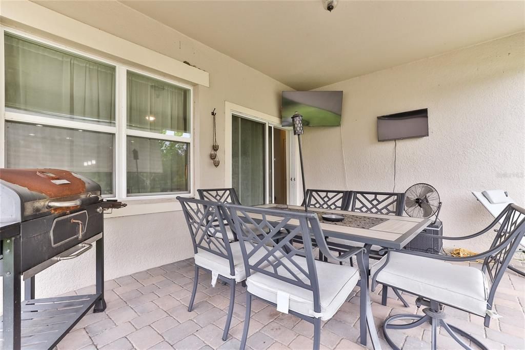 For Sale: $445,000 (4 beds, 2 baths, 1896 Square Feet)
