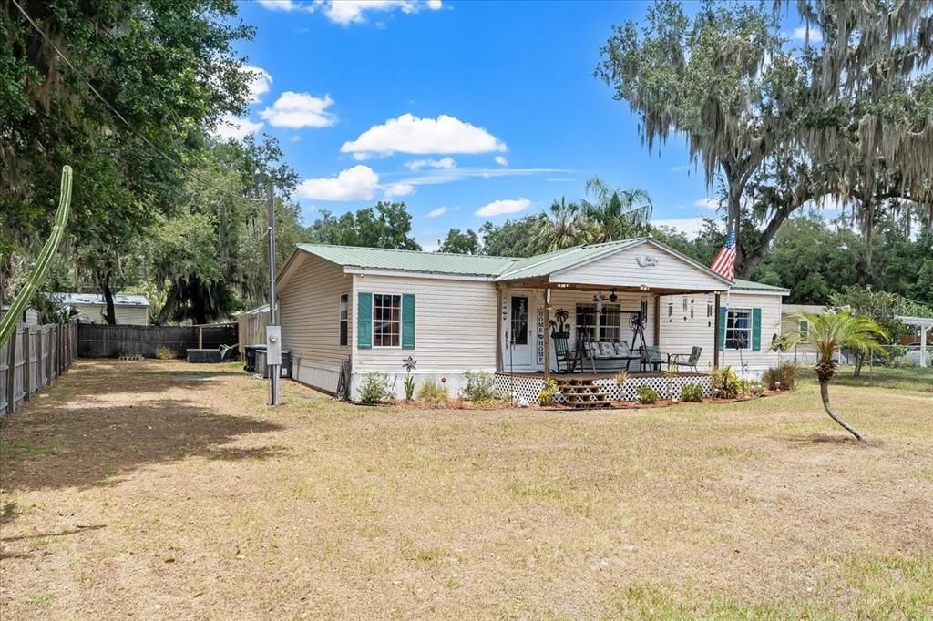 For Sale: $250,000 (3 beds, 2 baths, 1488 Square Feet)