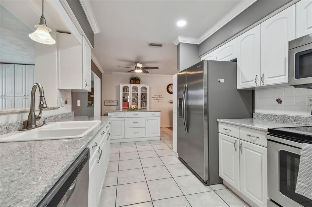For Sale: $575,000 (4 beds, 2 baths, 1891 Square Feet)