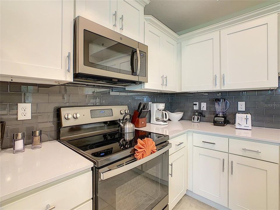 For Sale: $390,000 (2 beds, 2 baths, 1186 Square Feet)