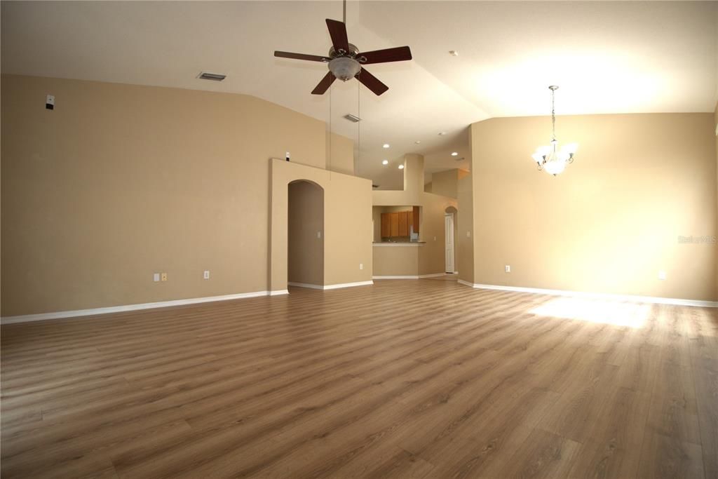 For Sale: $378,900 (3 beds, 2 baths, 1830 Square Feet)