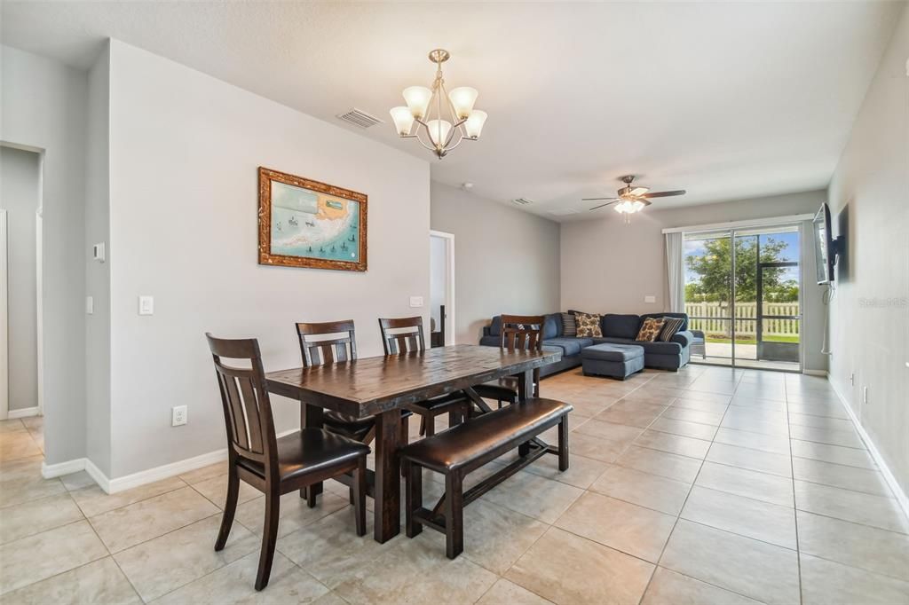 For Sale: $364,000 (3 beds, 2 baths, 1497 Square Feet)